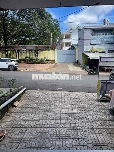 cần sang lại mặt bằng kinh doanh đường Bà Triệu