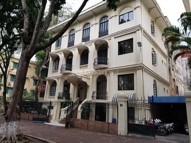 Binhbds cho thuê mặt phố Trần Hưng Đạo lô góc 150m2 giá hơn 90tr/tháng