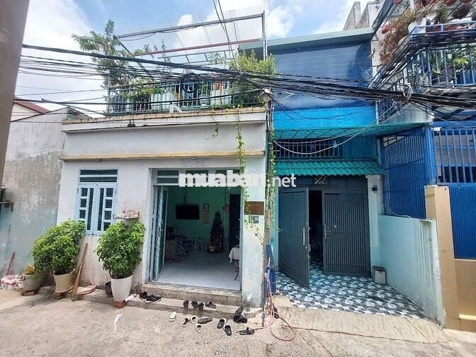 HOT- Bán gấp nhà DT 8m*16.5m gần chợ Cây Me, Bến xe An Sương- Hóc Môn