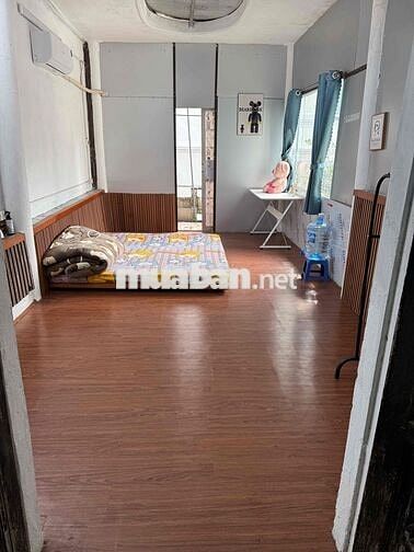 phòng trọ cách chợ Long Biên 300m