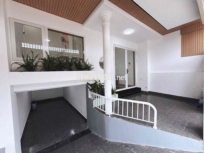 NHÀ FULL NỘI THẤT HẺM 102 NGUYỄN TẤT THÀNH