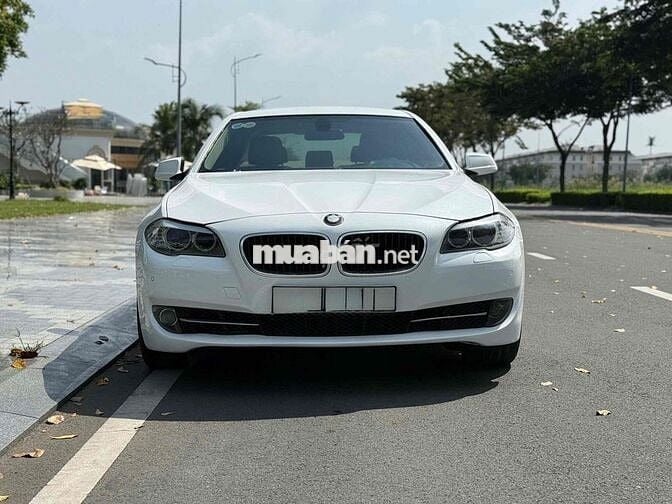 BMW 5 Series 2011 528i - 130000 km