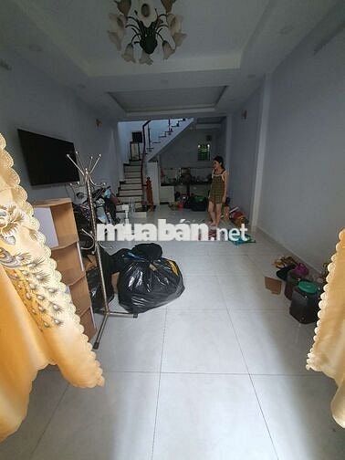 Nhà Hẻm Cụt 4x12 1lầu 2p ngủ 2 tolet Mới Sạch Sẽ