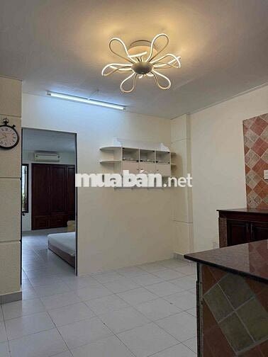 Căn hộ 55m2 2 Pn giữa trung tâm quận 1, 12 Võ Văn Kiệt