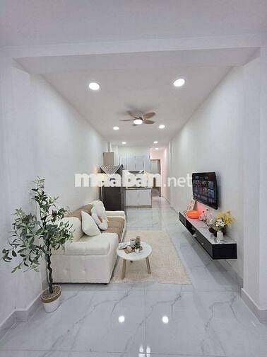 Nhà 2 tầng siu dễ thương, Lâm Văn Bền chỉ hơn 4.X