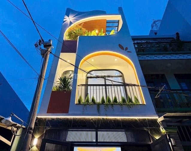 Bán nhà đẹp sổ riêng ở Hoàng Hoa Thám P5 Q.Bình Thạnh Giá 3tỷ740 63m2