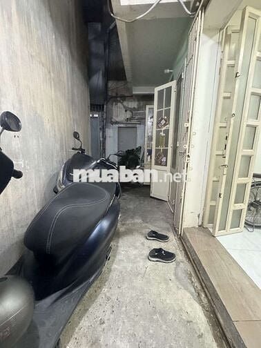 Nhà Tân Bình. 2 tầng đẹp. Hẻm thông lạc Lọng Quân