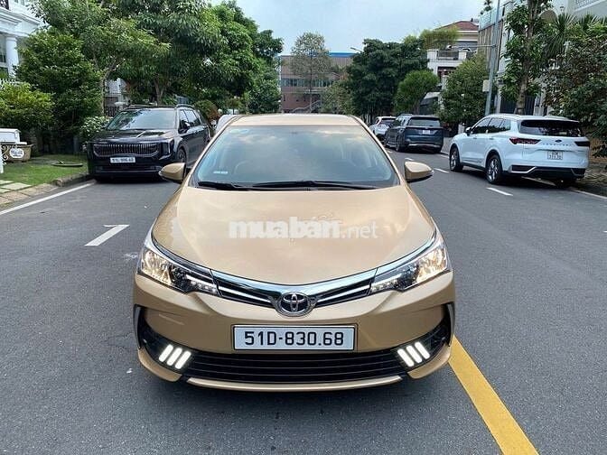 Bán xe Toyota Corolla Altis rất ít chạy 20000km