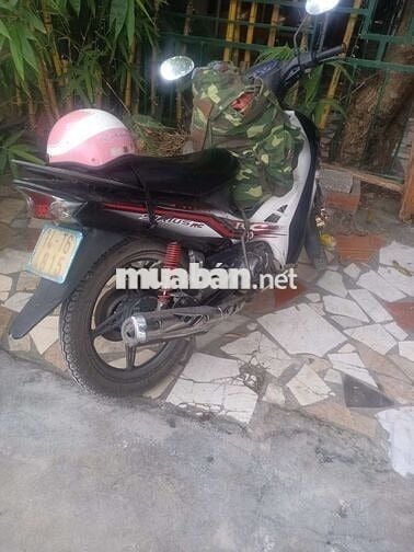 Yamaha Sirius RC Trắng đen