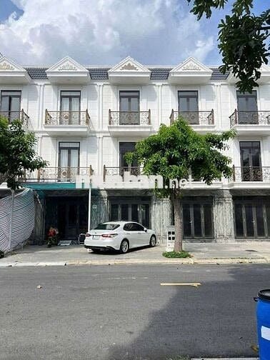 CHO THUÊ nhà 1 Trệt 2 Lầu gần sân vận động Đông hoà  Dĩ An