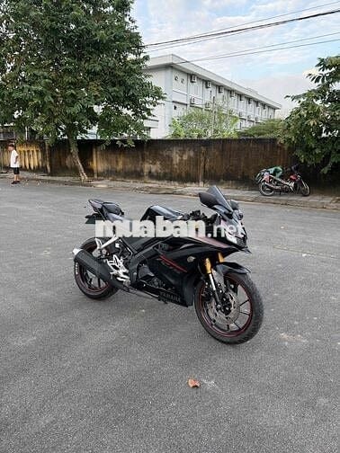Yamaha R15 V3 màu Đen