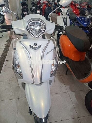 Yamaha Grande màu Trắng