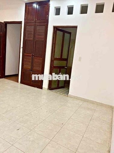 PHÒNG WC RIÊNG ( NHÀ MẶT TIỀN SÁT VÀNH ĐAI TRONG - KHU TÊN LỬA)