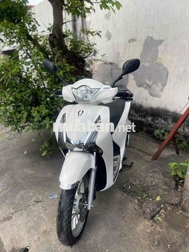 Honda SH 150 Trắng