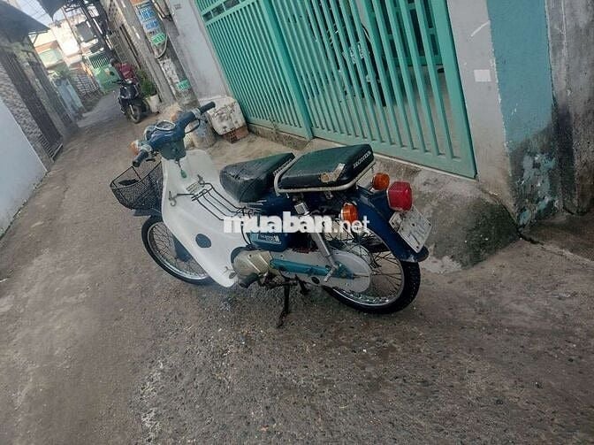 Cần bán chiếc cúp 81 có giấy thành phố