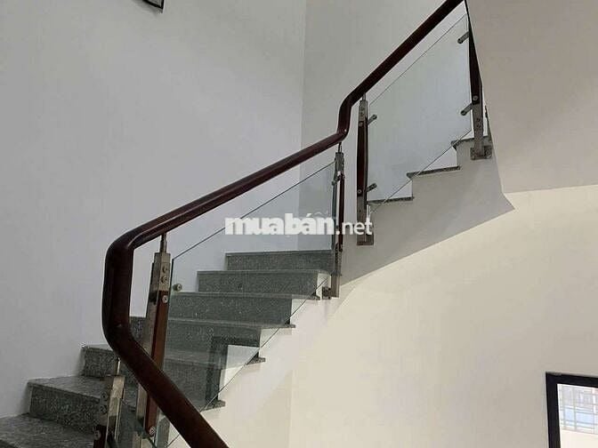 NHÀ MTKD NGAY AOEN MALL DT: 5*23M TRỆT 2L 4PN5WC ĐƯỜNG THÔNG 8M CÓ LỀ