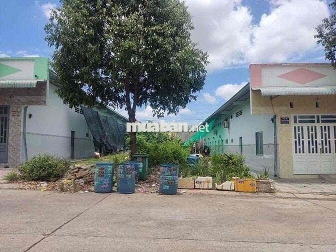 kẹt tiền cần ra lô đất nhanh 250m2 giá 460 triệu đường