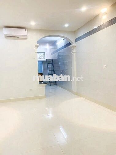 Cho thuê tập thể tầng 1 - Đối diện Royal city - 50m2 - 1 ngủ, 1gác xép