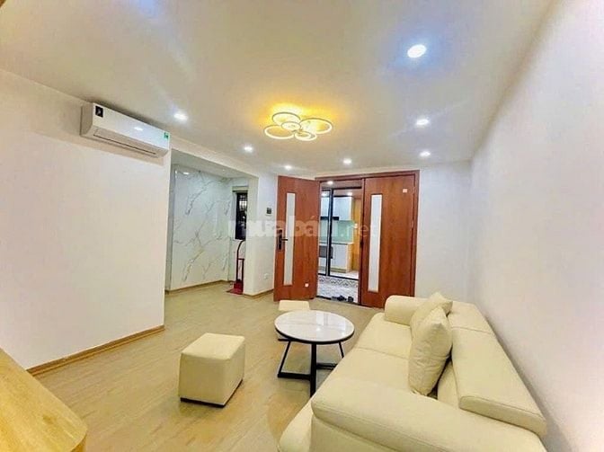 Chính chủ bán nhà phố Quỳnh Mai