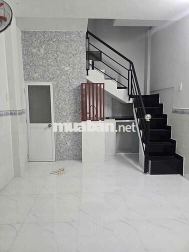 Cho thuê nhà Lý Thường Kiệt 3Tầng 2pn 3wc ban công