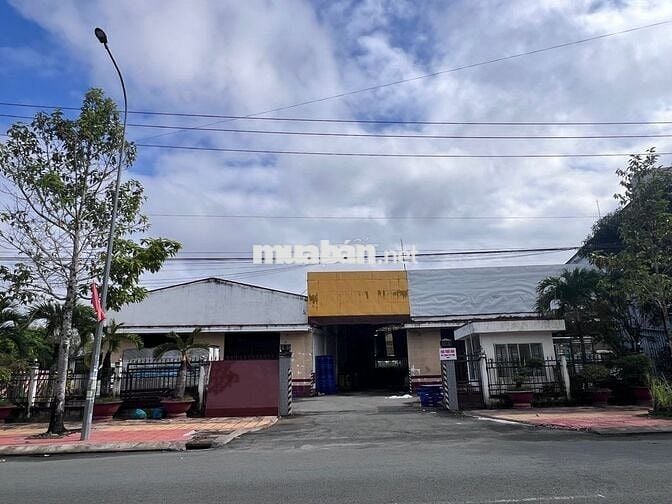 Cho thuê kho 1840m2, có PCCC, kho lạnh, tủ đông, đá gel giữ lạnh, kệ