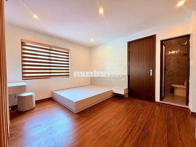 Lô góc 2 mặt ngõ - Sát mặt phố - Ngõ thông