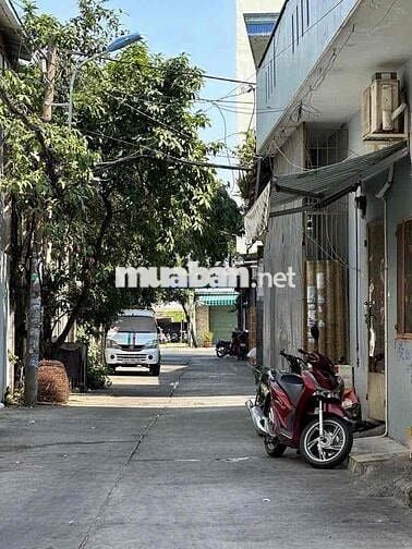 bán nhà ngay Chợ Tân Hương, Tân phú- 64m2-3 lầu- đúc giá chỉ 6,x tỏi