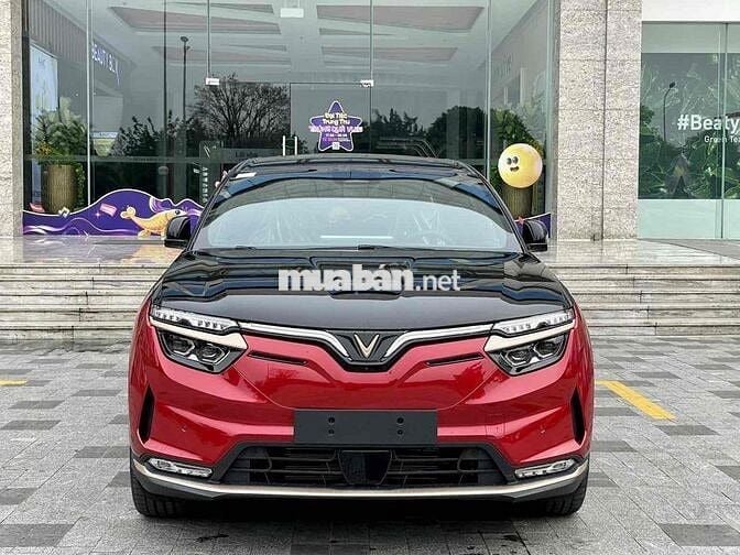 VinFast VF8 Đỏ Đen Săn Xe Giao Ngay Giá Tốt