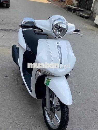 xe còn rất đẹp xe chạy hơn vạn chút xíu thôi ạ