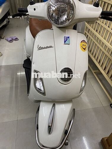 Piaggio Vespa Trắng Tự động
