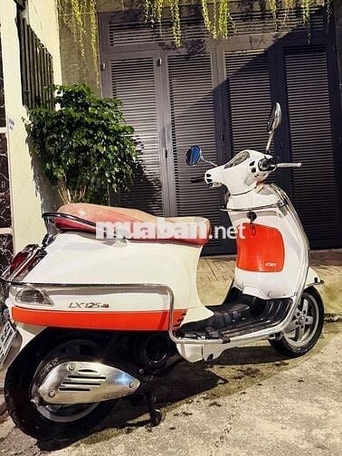 Piaggio Vespa LX 125 ie Trắng đỏ