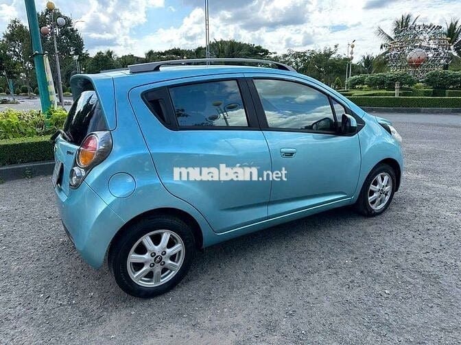 Chevrolet Spark Xanh