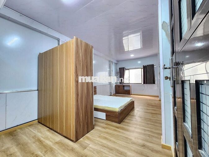 Studio full nội thất, lầu 3, ko thang máy, gần Y Phạm Ngọc Thạch