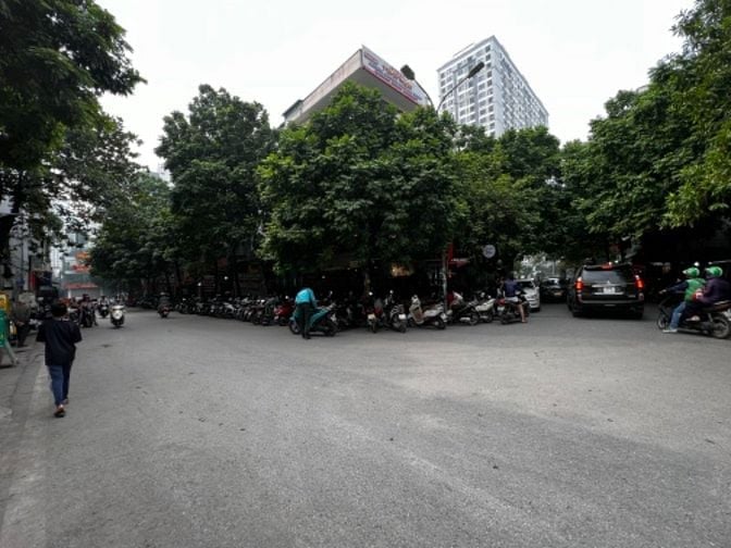 Hàng Hiếm Nguỵ Như Kon Tum 200m2 lô góc thuê 35triệu văn phòng đông