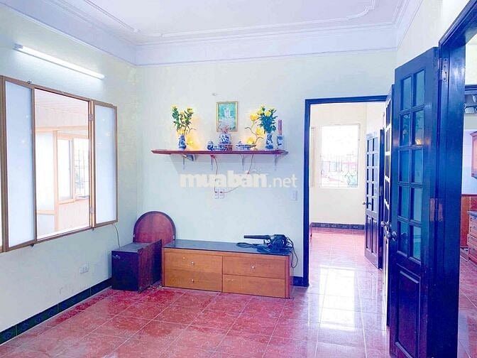 Bán nhà chung cư phố Lạc Trung nhà đẹp 2 thoáng ở ngay 2PN sổ đỏ CC 75