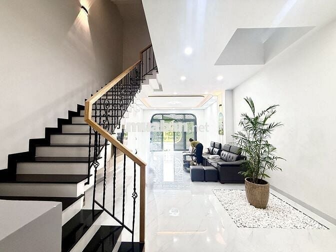 CHO THUÊ NHÀ MỚI ĐẸP 4 PHÒNG NGỦ FULL NỘI THẤT KHU ĐÔ THỊ HÀ QUANG 2