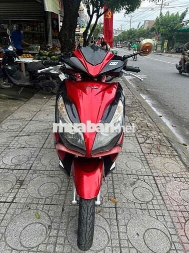 Honda Air Blade 125cc Đỏ đen ( ab mắt cú)