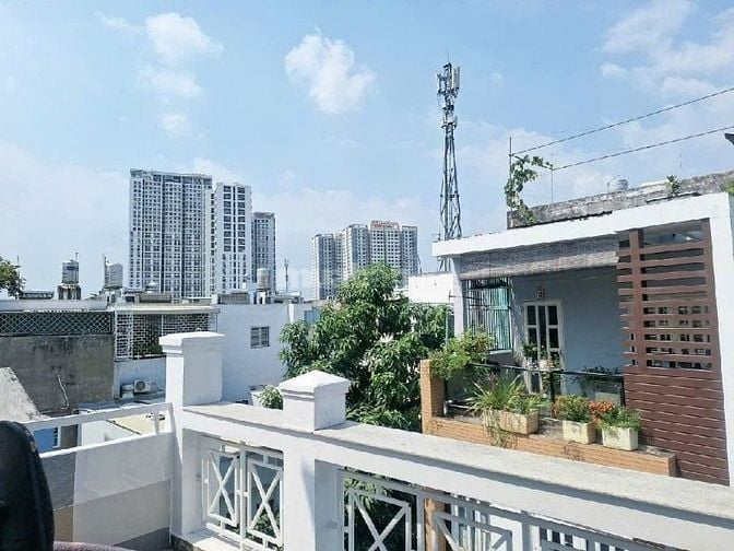 Nhà Giá Rẻ Quận 9-2 Mặt Tiền-Khu Buôn Bán Sầm Uất-105M2-Hoàn Công Đủ-