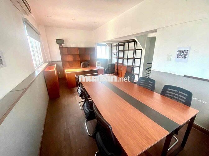 Chính chủ cho thuê văn phòng 30 -80m2 ở Căn góc 2 MT Khánh Hội Quận 4