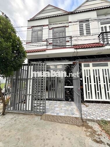 cần bán gấp căn nhà lầu , shr trao tay