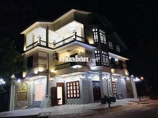 BIỆT THỰ 4 TẦNG 180M2 - CĂN GÓC 2 MẶT TIỀN - KẾ BÊN BẾN XE QUẬN 8