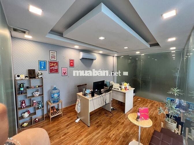 Văn phòng nằm ngay trung tâm GV giá cực TỐT