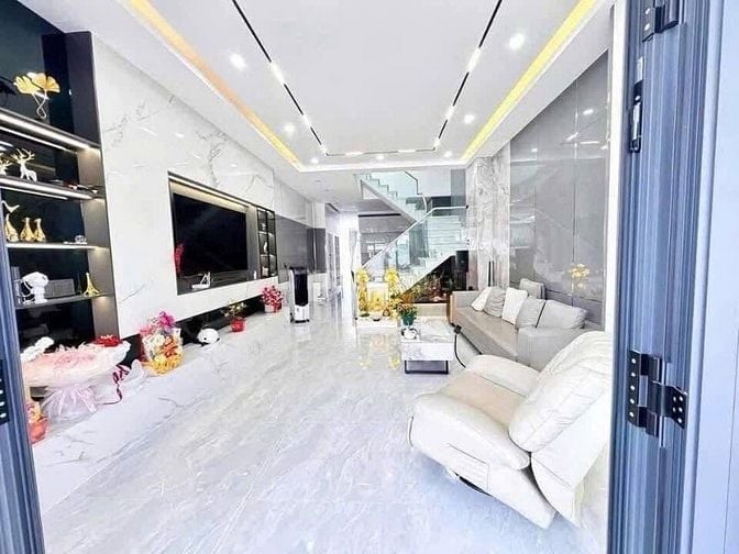 Bán nhà 3 lầu xây mới Lê Minh Xuân, Bình Chánh,Sổ riêng, pháp lý chuẩn