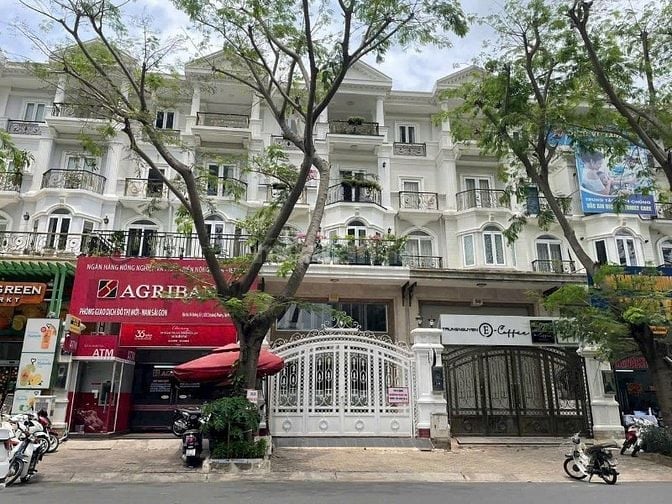 Cho thuê nhà mặt tiền trung tâm quận 7, 6x20m 1 trệt 3 lầu, giá 60 tr