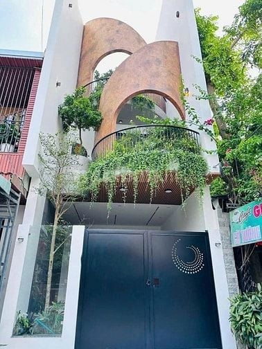 CHO THUÊ NHÀ KINH DOANH HẺM XE HƠI 8M HẺM 150 NGUYỄN TRÃI,P.BT, Q1