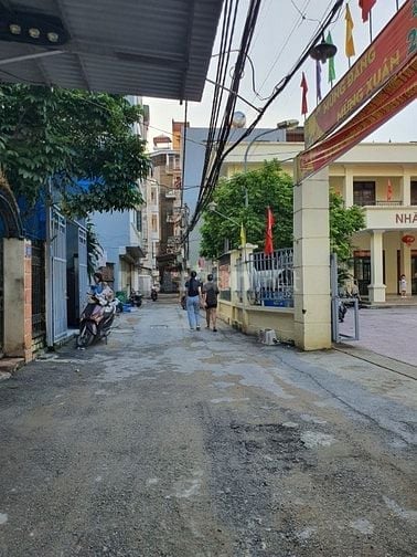 Nhà 5 tầng 35m² Ngọc Trục - Đại Mỗ- gần Lê Văn Lương– giá hơn 7 tỷ 