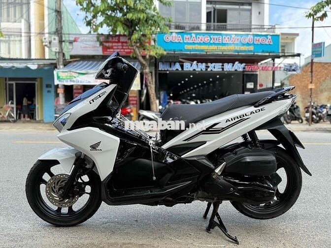 Honda Air Blade 2017 B.số 92 Góp trả trước 4tr5