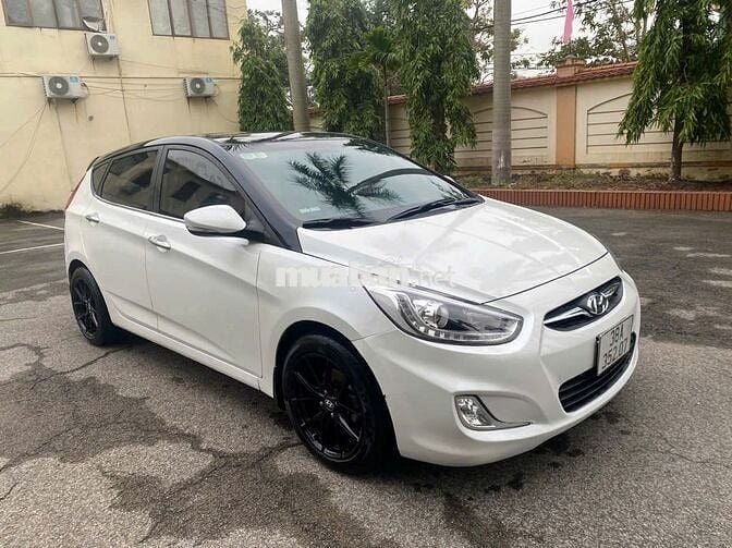 Hyundai Accent 2014 1.4 AT Hatchback - 129999 km
