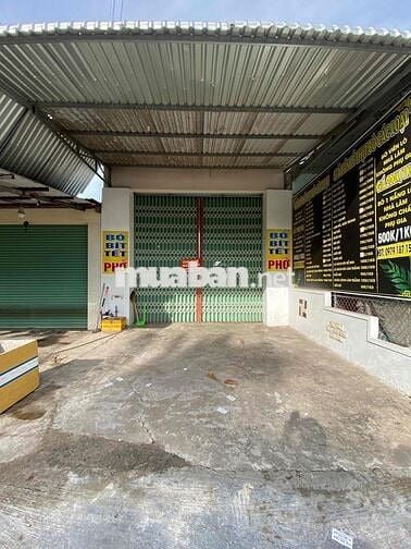 Cho thuê nhà mặt tiền đường DT879 gần chợ bến tranh