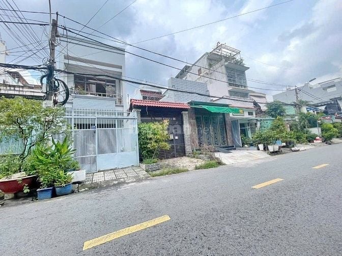 Nhà trệt lầu MT đường số 37 vị trí đẹp vô ở liền